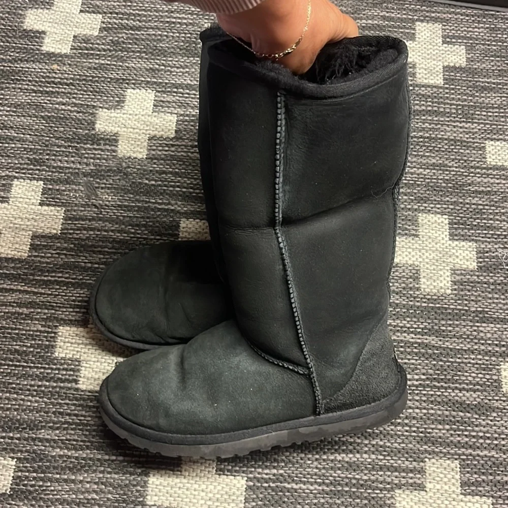 Ugg Black Boots Size 6 - Picture 2 of 6